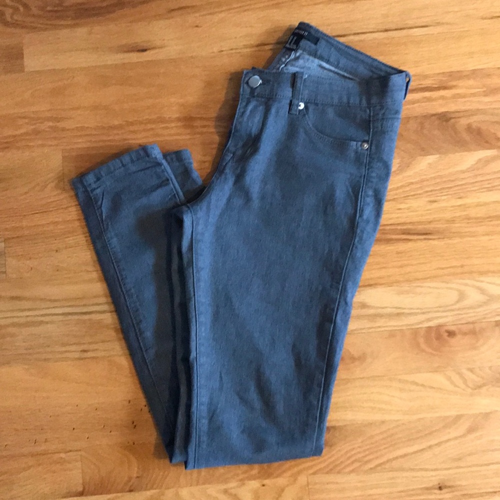 Gray skinny jeans